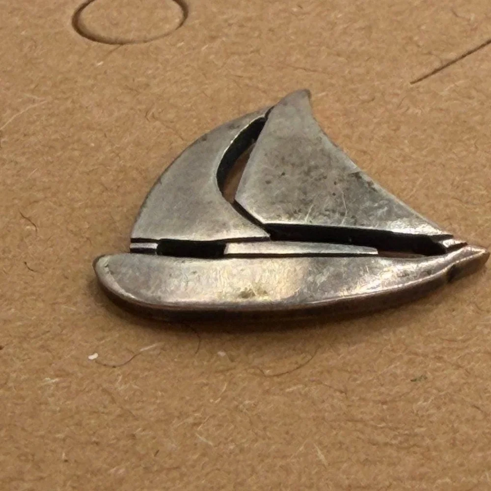James Avery Sterling Silver Sailboat Tie Tack Pin Retired